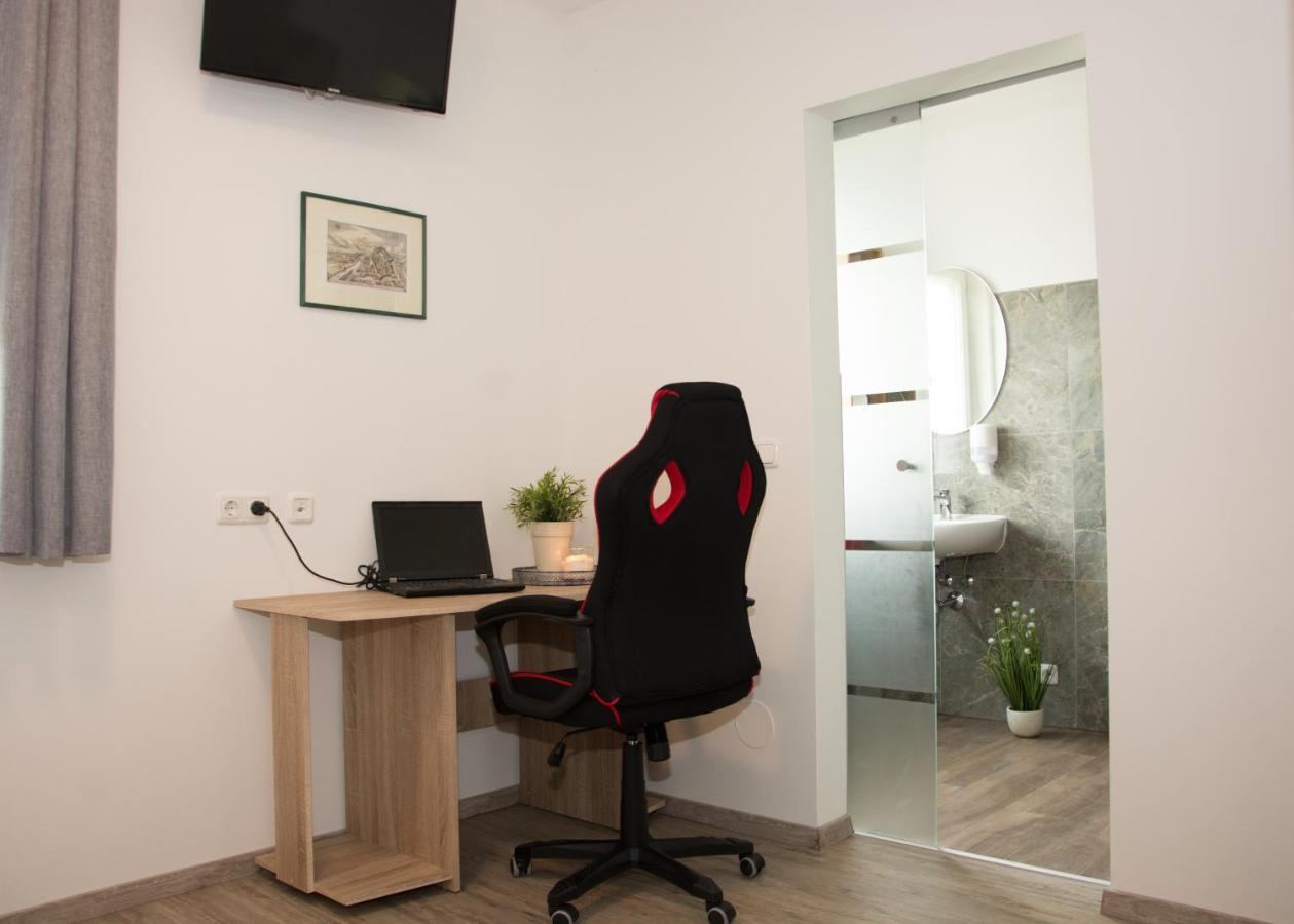 Helis Gaestezimmer Kirchbach in Steiermark ภายนอก รูปภาพ